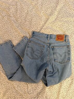 Levis 501 Straight Leg Jean